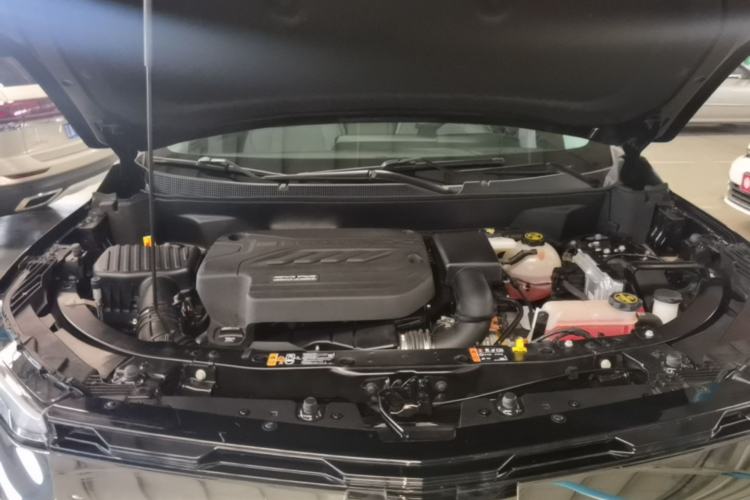 Used Chevrolet Equinox Plus 2024 155km ACTIV Ultimate Edition Engine Bay