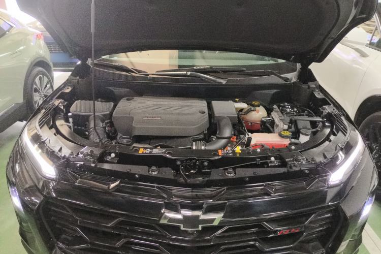 Used Chevrolet Equinox Plus 2024 102km RS Ultimate Edition Engine Bay
