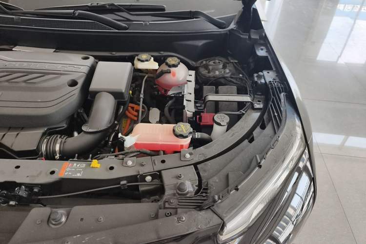 Used Chevrolet Equinox Plus 2024 102km RS Flagship Edition Engine Bay Left