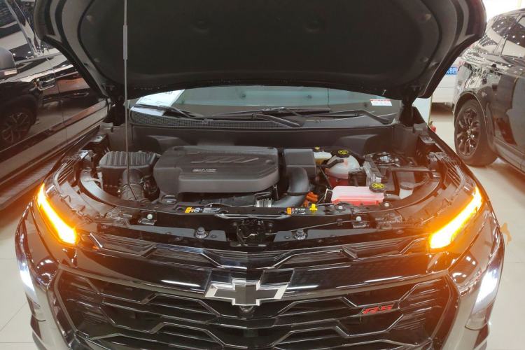 Used Chevrolet Equinox Plus 2024 102km RS Ultimate Edition Engine Bay