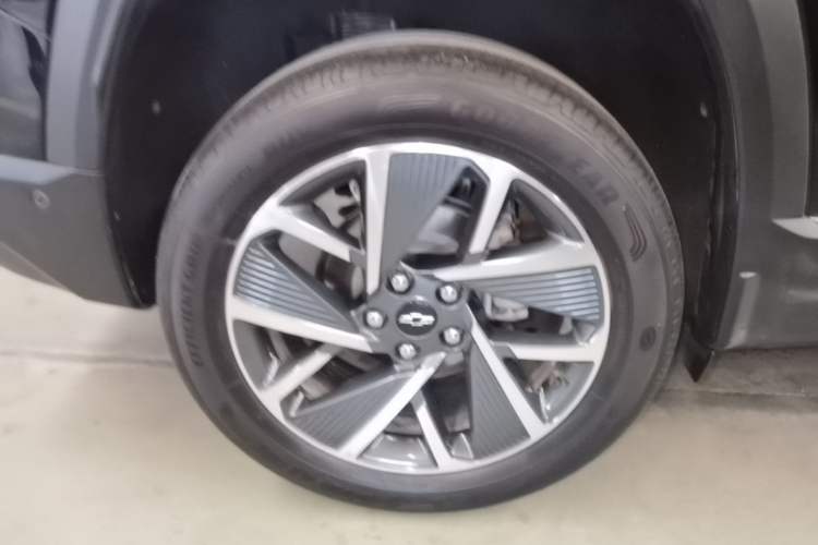 Used Chevrolet Equinox Plus 2024 155km ACTIV Ultimate Edition Exterior 5