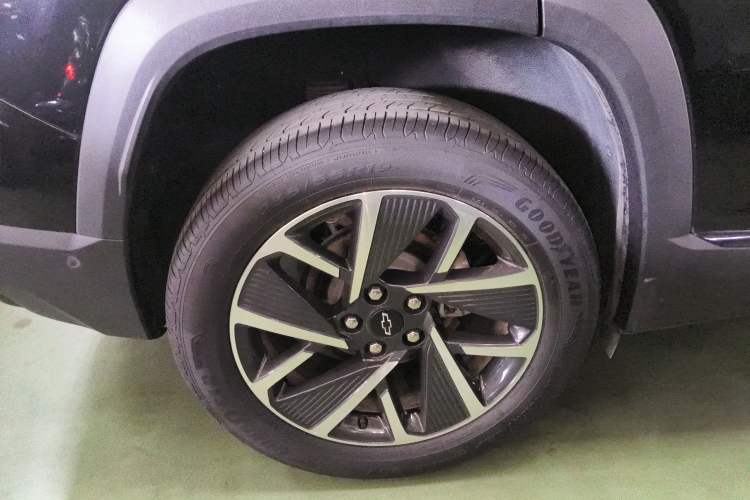 Used Chevrolet Equinox Plus 2024 102km RS Ultimate Edition Exterior 8