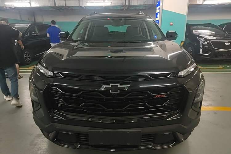 Used Chevrolet Equinox Plus 2024 102km RS Ultimate Edition Front