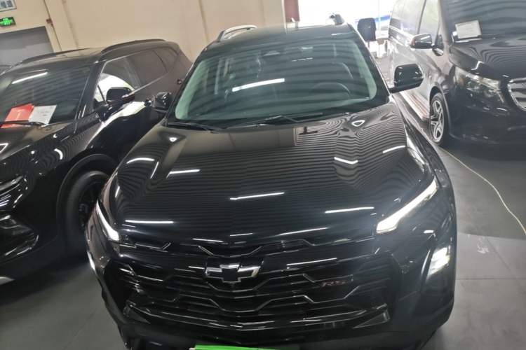 Used Chevrolet Equinox Plus 2024 102km RS Ultimate Edition Front