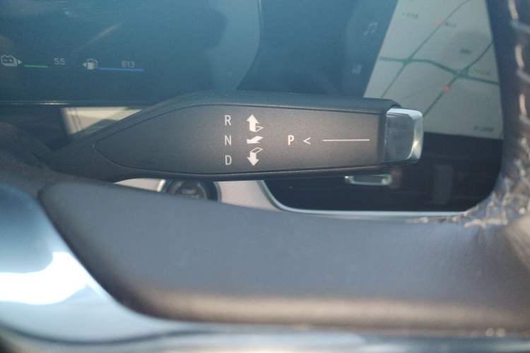 Used Chevrolet Equinox Plus 2024 155km ACTIV Ultimate Edition Gear Lever