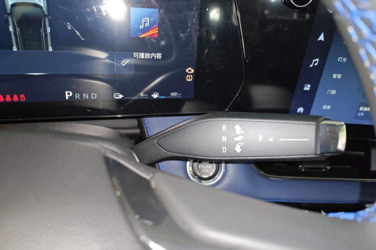 Used Chevrolet Equinox Plus 2024 102km RS Ultimate Edition Gear Lever