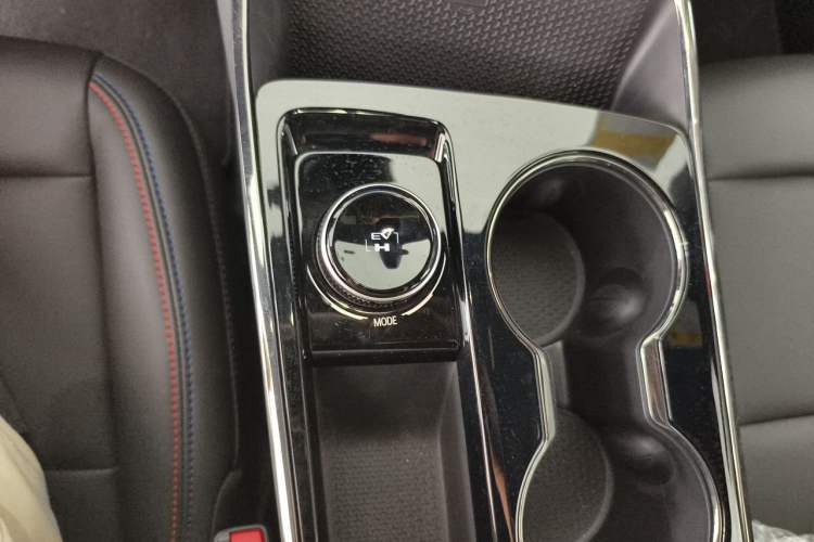 Used Chevrolet Equinox Plus 2024 102km RS Flagship Edition Gear Lever