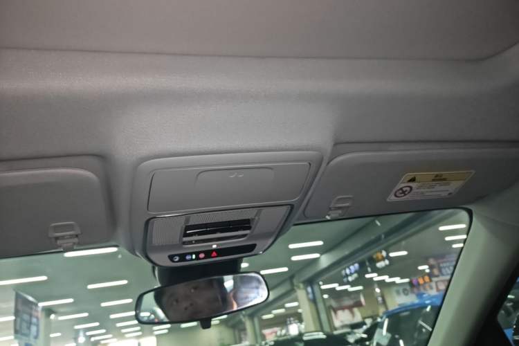 Used Chevrolet Equinox Plus 2024 102km RS Ultimate Edition Headliner