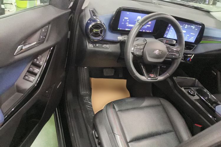 Used Chevrolet Equinox Plus 2024 102km RS Ultimate Edition Interior 3