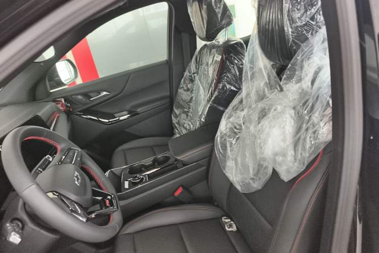 Used Chevrolet Equinox Plus 2024 102km RS Flagship Edition Left Front Seat