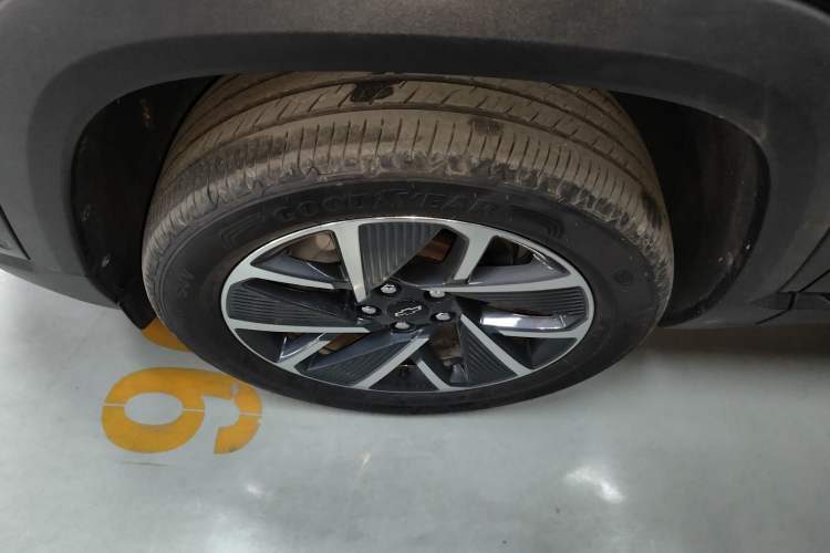 Used Chevrolet Equinox Plus 2024 102km RS Ultimate Edition Left Front Wheel Hub