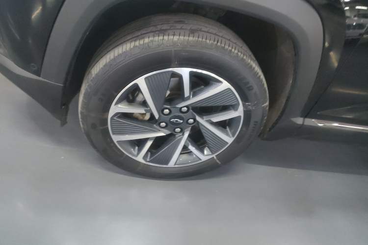 Used Chevrolet Equinox Plus 2024 102km RS Ultimate Edition Left Front Wheel Hub