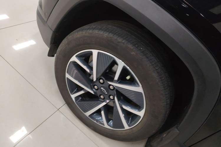 Used Chevrolet Equinox Plus 2024 102km RS Ultimate Edition Left Front Wheel Hub
