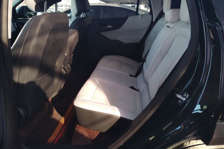 Used Chevrolet Equinox Plus 2024 155km ACTIV Ultimate Edition Left Rear Seat