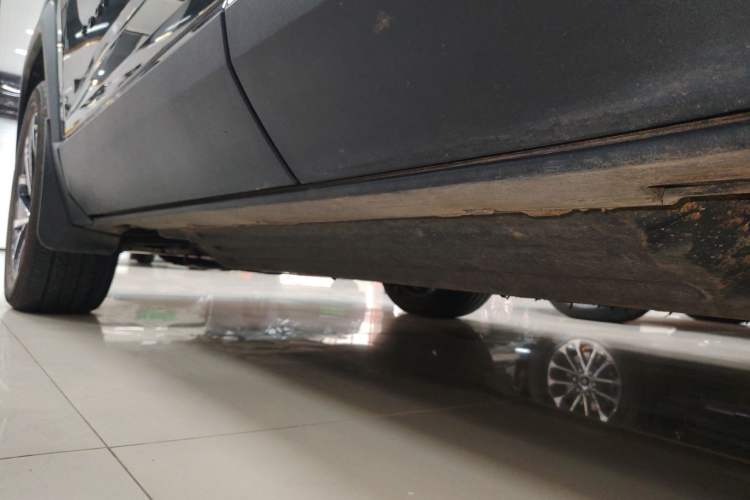 Used Chevrolet Equinox Plus 2024 102km RS Ultimate Edition Left Side Sill