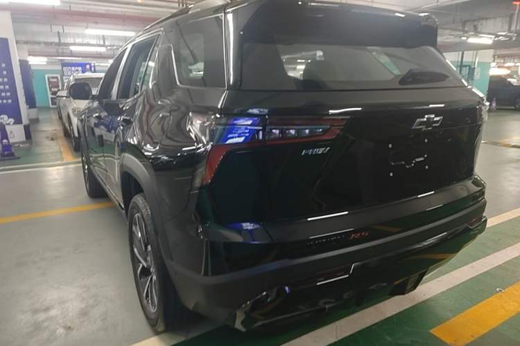 Used Chevrolet Equinox Plus 2024 102km RS Ultimate Edition Rear Left 45 Deg