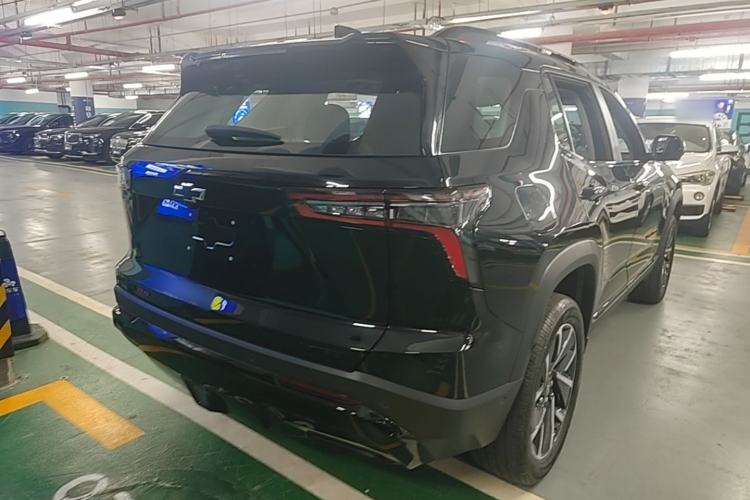Used Chevrolet Equinox Plus 2024 102km RS Ultimate Edition Rear Right 45 Deg