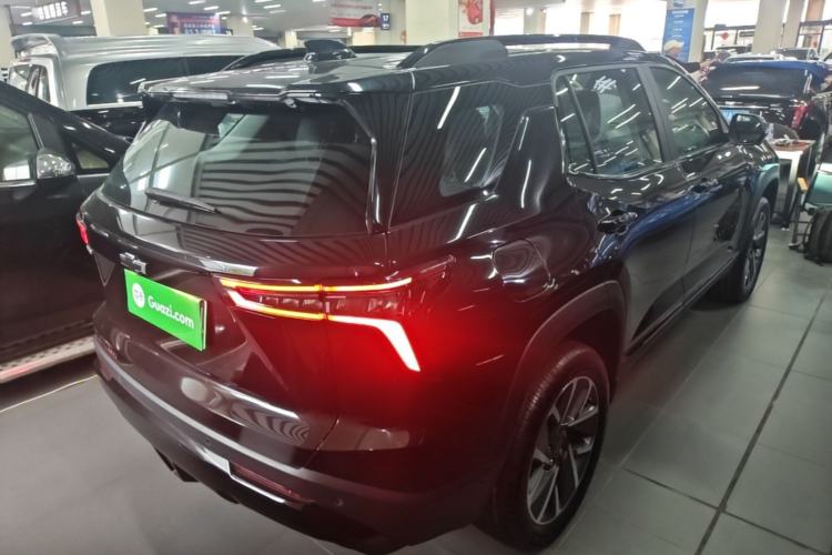 Used Chevrolet Equinox Plus 2024 102km RS Ultimate Edition Rear Right 45 Deg
