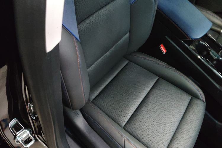 Used Chevrolet Equinox Plus 2024 102km RS Ultimate Edition Right Front Seat