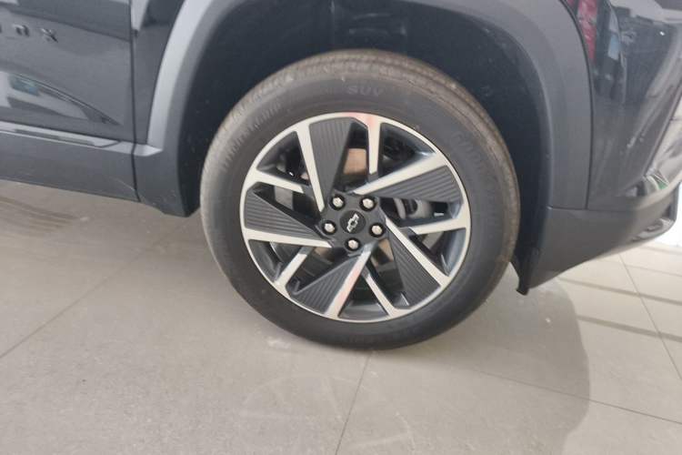 Used Chevrolet Equinox Plus 2024 102km RS Flagship Edition Right Front Wheel Hub