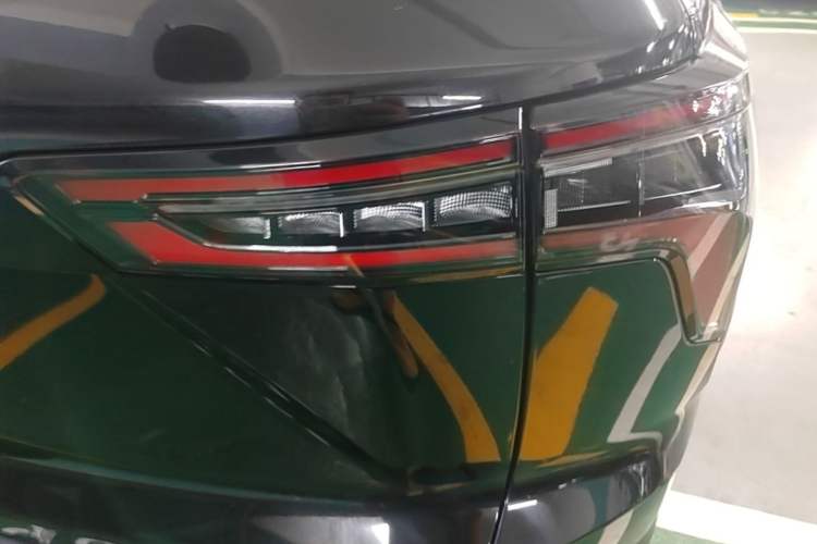 Used Chevrolet Equinox Plus 2024 102km RS Ultimate Edition Right Rear Taillight