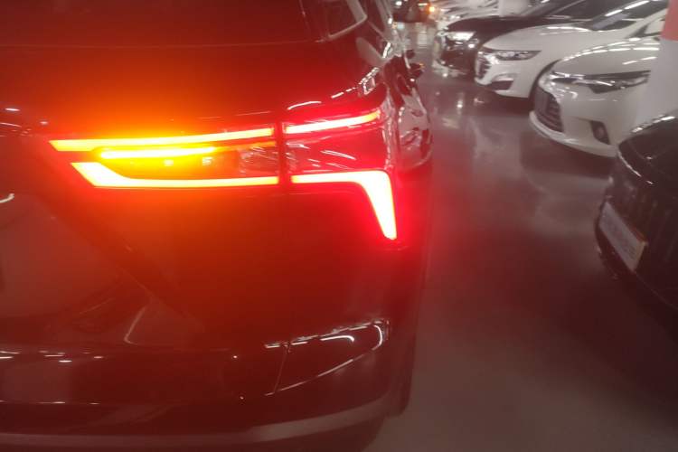 Used Chevrolet Equinox Plus 2024 102km RS Ultimate Edition Right Rear Taillight