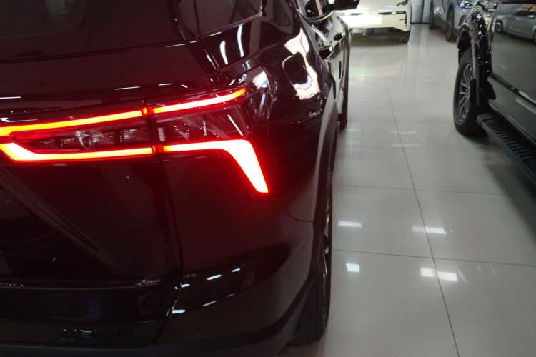 Used Chevrolet Equinox Plus 2024 102km RS Ultimate Edition Right Rear Taillight