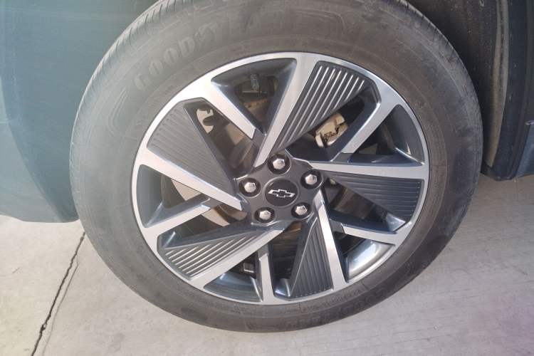 Used Chevrolet Equinox Plus 2024 155km ACTIV Ultimate Edition Right Rear Wheel Hub