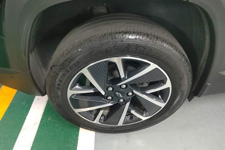 Used Chevrolet Equinox Plus 2024 102km RS Ultimate Edition Right Rear Wheel Hub