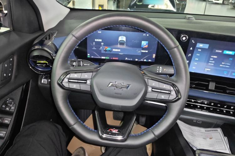 Used Chevrolet Equinox Plus 2024 102km RS Ultimate Edition Steering Wheel