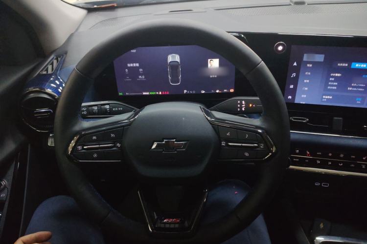 Used Chevrolet Equinox Plus 2024 102km RS Ultimate Edition Steering Wheel