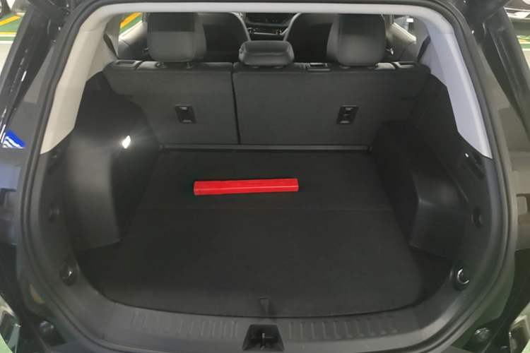 Used Chevrolet Equinox Plus 2024 102km RS Ultimate Edition Trunk