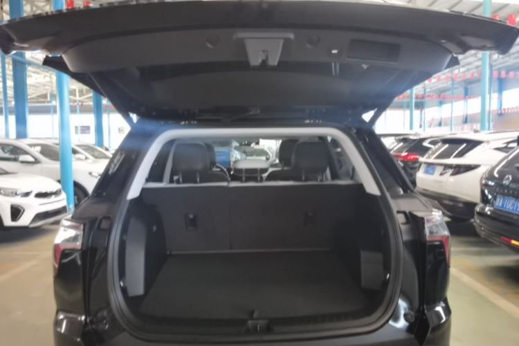 Used Chevrolet Equinox Plus 2024 155km ACTIV Ultimate Edition Trunk