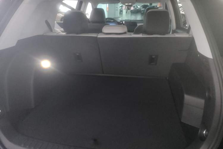 Used Chevrolet Equinox Plus 2024 102km RS Ultimate Edition Trunk