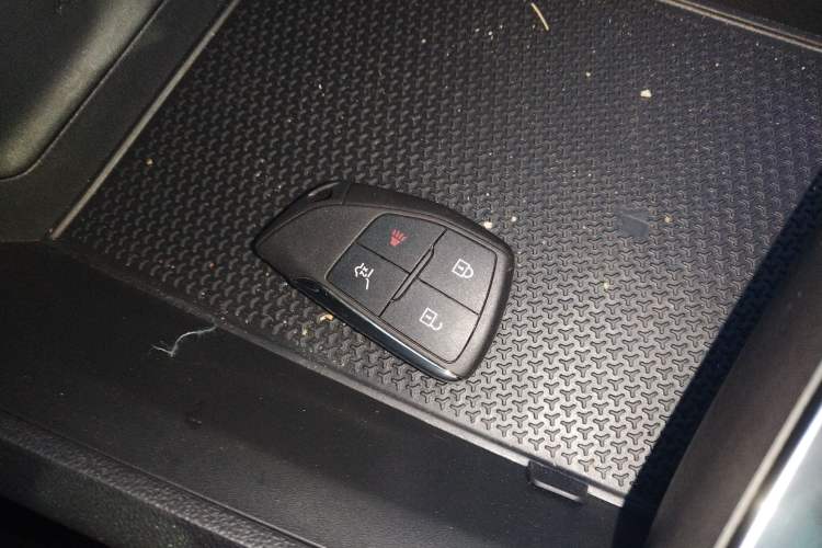 Used Chevrolet Equinox Plus 2024 155km ACTIV Ultimate Edition Vehicle Key