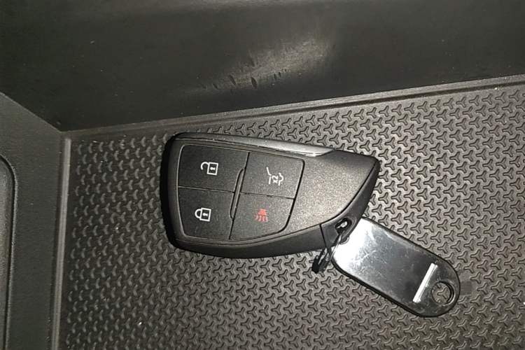 Used Chevrolet Equinox Plus 2024 102km RS Ultimate Edition Vehicle Key