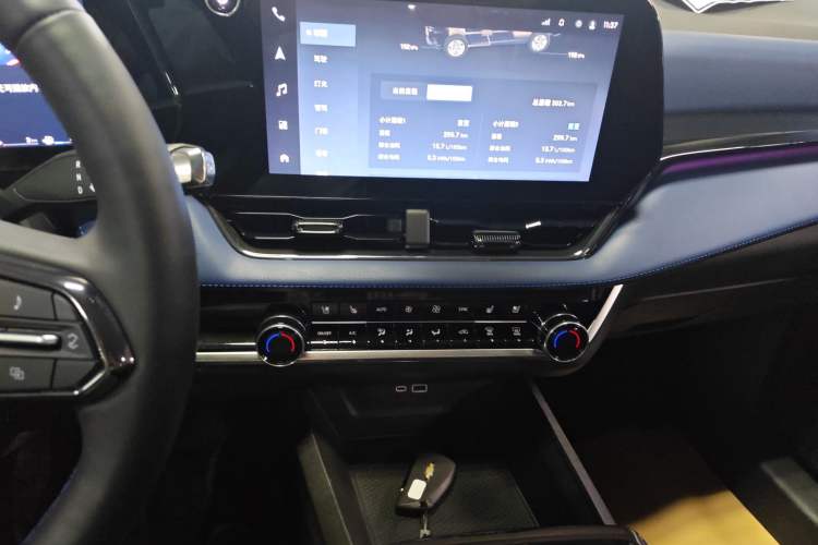 Used Chevrolet Equinox Plus 2024 102km RS Ultimate Edition Audio And AC Panel
