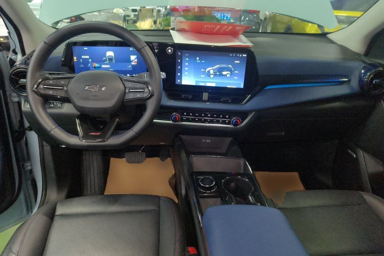 Used Chevrolet Equinox Plus 2024 102km RS Ultimate Edition Center Console