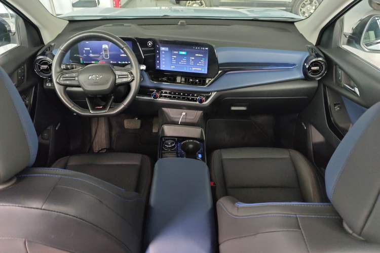 Used Chevrolet Equinox Plus 2024 102km RS Ultimate Edition Center Console