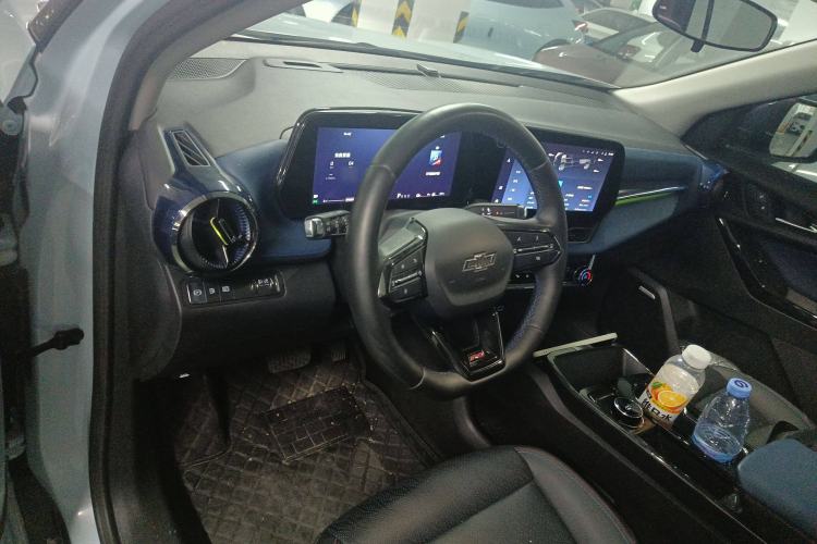 Used Chevrolet Equinox Plus 2024 102km RS Flagship Edition Center Console