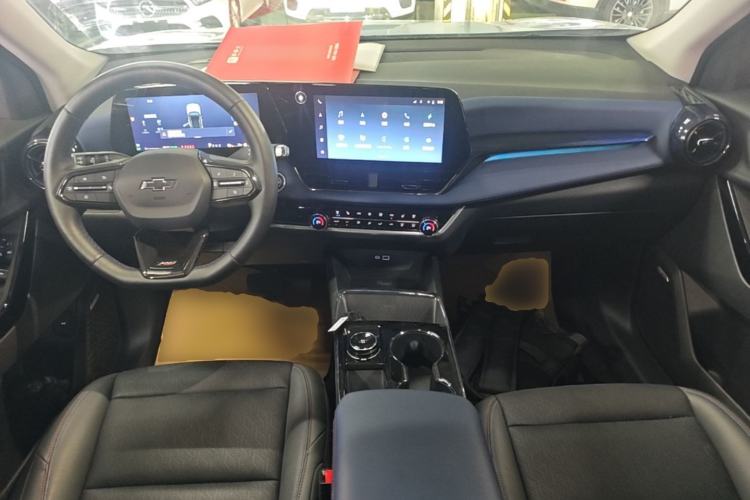 Used Chevrolet Equinox Plus 2024 102km RS Ultimate Edition Center Console