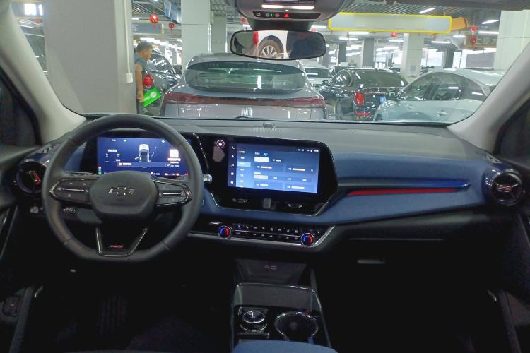 Used Chevrolet Equinox Plus 2024 102km RS Ultimate Edition Center Console