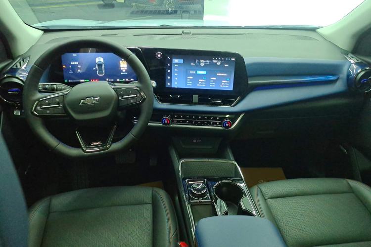 Used Chevrolet Equinox Plus 2024 102km RS Ultimate Edition Center Console