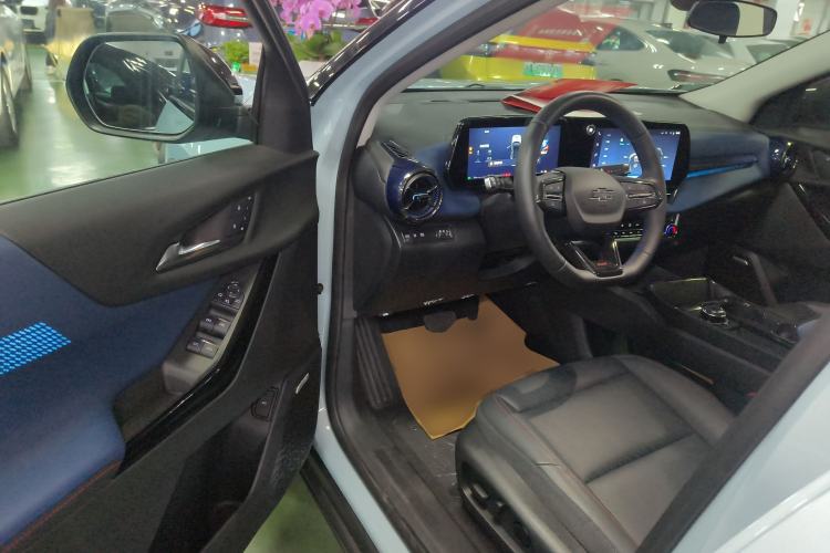 Used Chevrolet Equinox Plus 2024 102km RS Ultimate Edition Driver Seat
