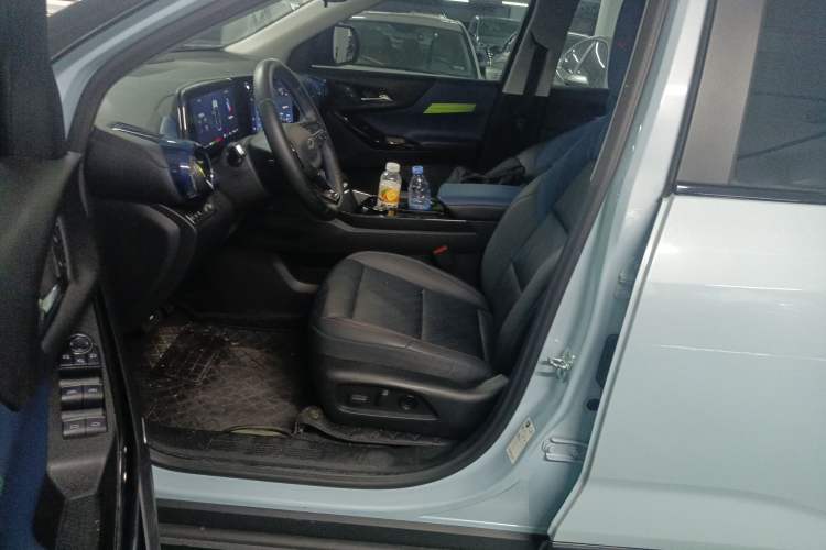 Used Chevrolet Equinox Plus 2024 102km RS Flagship Edition Driver Seat