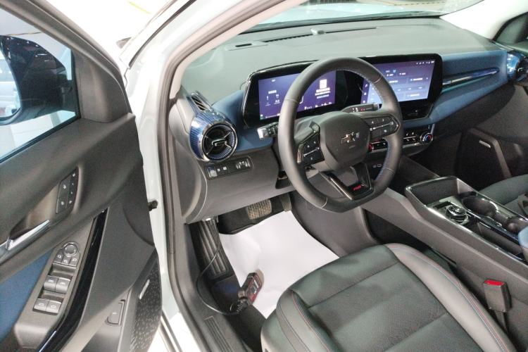 Used Chevrolet Equinox Plus 2024 102km RS Ultimate Edition Driver Seat