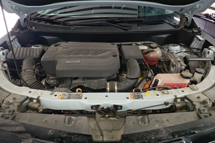 Used Chevrolet Equinox Plus 2024 102km RS Ultimate Edition Engine Bay