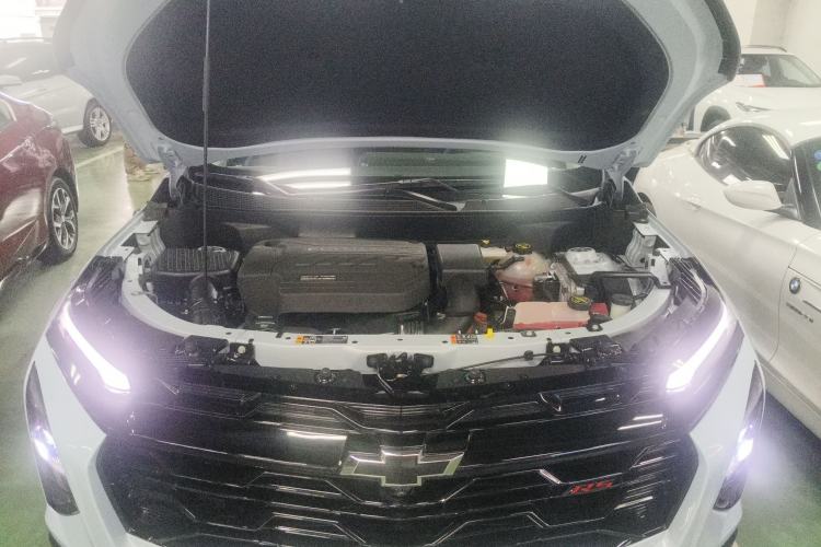 Used Chevrolet Equinox Plus 2024 102km RS Ultimate Edition Engine Bay