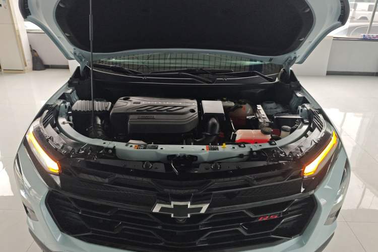 Used Chevrolet Equinox Plus 2024 102km RS Ultimate Edition Engine Bay