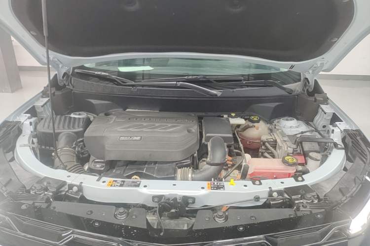 Used Chevrolet Equinox Plus 2024 102km RS Ultimate Edition Engine Bay